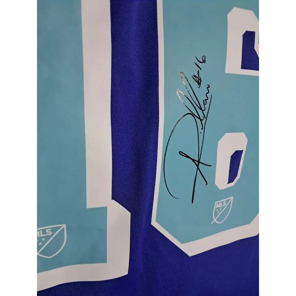 Seattle Sounders Alex Roldan SIGNED Jersey Medium - Picture 5 of 8